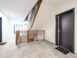 Pronájem bytu 1+kk, Praha, Milánská, 35 m2