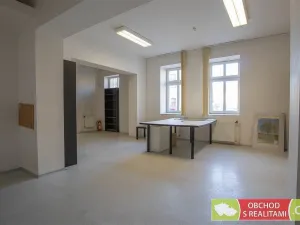 Prodej kanceláře, Chrudim - Chrudim IV, Lupáčova, 612 m2