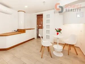 Pronájem kanceláře, Mikulov, Náměstí, 19 m2