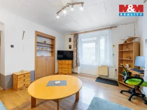 Prodej bytu 2+1, Karlovy Vary - Bohatice, Na Výšině, 45 m2