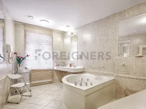 Prodej ubytování, Karlovy Vary, Mariánskolázeňská, 1425 m2