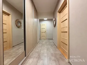 Pronájem bytu 3+kk, Hradec Králové, Gočárova třída, 76 m2