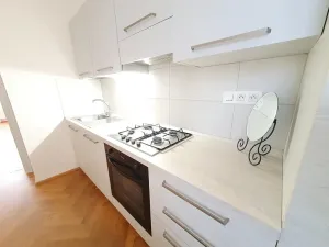 Pronájem bytu 2+1, Praha - Nové Město, Vyšehradská, 61 m2
