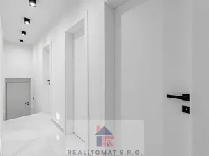 Prodej kanceláře, Praha - Komořany, Pod lesem, 440 m2