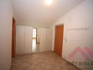 Pronájem bytu 2+kk, Praha - Žižkov, Jeseniova, 52 m2