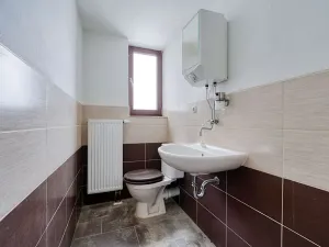 Prodej obchodního prostoru, Furth im Wald, Německo, 584 m2