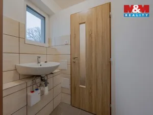 Pronájem skladu, Zubří, U Traktorky, 129 m2