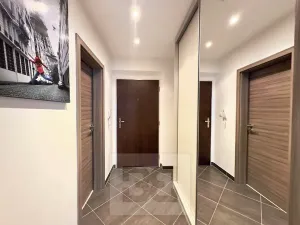 Pronájem bytu 2+kk, Praha - Horní Měcholupy, Modenská, 57 m2