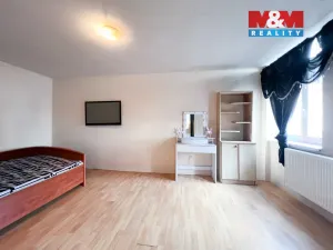 Prodej bytu 3+1, Volary, Náměstí, 96 m2