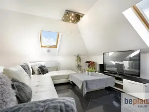 Prodej rodinného domu, Květnice, V Zelených, 300 m2