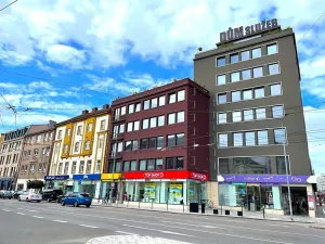 Pronájem obchodního prostoru, Pardubice, 17. listopadu, 90 m2