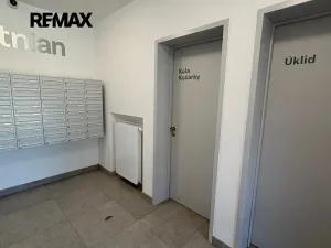 Pronájem bytu 2+kk, Praha - Letňany, Vyletalova, 54 m2