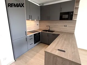Pronájem bytu 2+kk, Praha - Letňany, Vyletalova, 54 m2