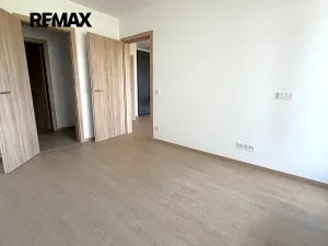 Pronájem bytu 2+kk, Praha - Letňany, Vyletalova, 54 m2