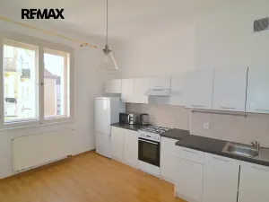 Pronájem bytu 3+1, Praha - Libeň, Pivovarnická, 78 m2