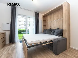 Pronájem bytu 1+kk, Praha - Libeň, Novovysočanská, 25 m2