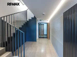 Pronájem bytu 1+kk, Praha - Libeň, Novovysočanská, 25 m2