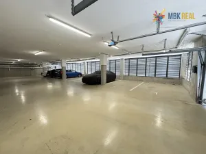 Pronájem garážového stání, Brno, Kociánka, 18 m2