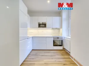 Pronájem bytu 2+kk, Plzeň - Jižní Předměstí, Klatovská třída, 68 m2