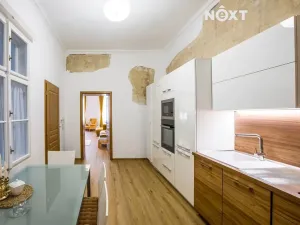 Prodej bytu 2+1, Jindřichův Hradec, nám. Míru, 100 m2