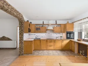 Prodej vícegeneračního domu, Chotiněves, 495 m2