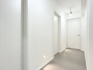 Prodej bytu 5+kk, Praha - Holyně, náměstí Pod lípou, 150 m2