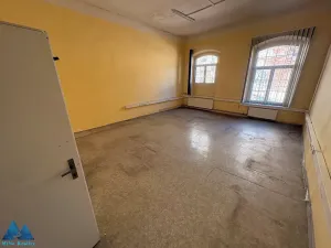 Pronájem skladu, Trutnov, Tovární, 1610 m2