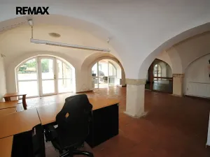 Prodej komerční nemovitosti, Církvice, 6984 m2