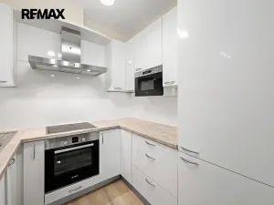 Prodej bytu 2+kk, Praha - Hlubočepy, Devonská, 64 m2