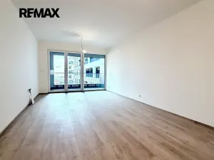 Pronájem bytu 1+kk, Praha - Hloubětín, Poděbradská, 45 m2