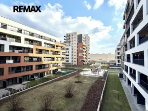 Pronájem bytu 1+kk, Praha - Hloubětín, Poděbradská, 45 m2