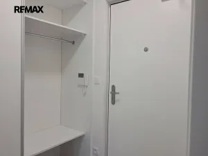 Pronájem bytu 1+kk, Praha - Modřany, Zlochova, 49 m2