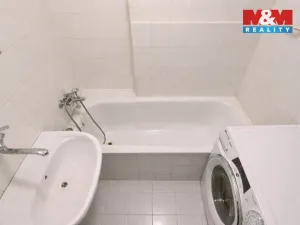 Prodej bytu 2+1, Praha, K louži, 46 m2