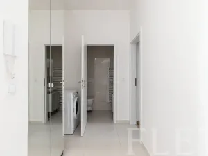 Pronájem bytu 2+kk, Praha - Libeň, Lihovarská, 43 m2