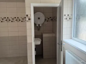 Pronájem skladu, Ostrov, 370 m2