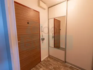 Prodej bytu 1+1, Praha - Troja, Krynická, 29 m2