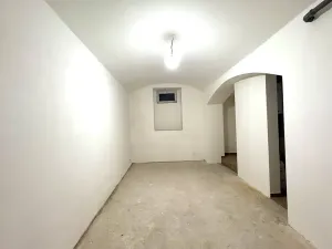 Pronájem kanceláře, Praha - Strašnice, Saratovská, 110 m2