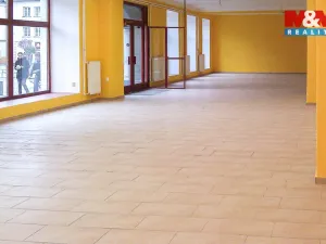 Pronájem obchodního prostoru, Jeseník, Masarykovo nám., 335 m2