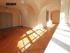 Pronájem bytu 2+1, Kolín, Karlovo náměstí, 111 m2