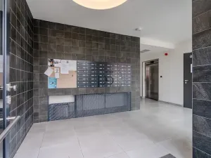 Pronájem bytu 2+kk, Praha - Prosek, Čakovická, 43 m2