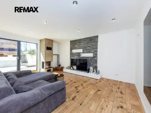 Prodej rodinného domu, Černuc, 330 m2