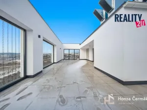 Pronájem bytu 1+kk, Brno, třída Generála Píky, 42 m2