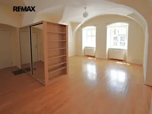 Pronájem bytu 1+1, Kolín, Karlovo náměstí, 44 m2