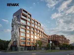 Pronájem obchodního prostoru, Praha - Karlín, 32 m2