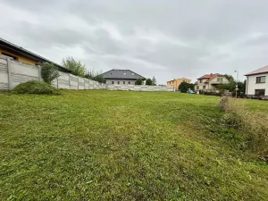 Prodej pozemku pro bydlení, Radim, 688 m2