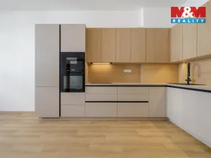 Prodej bytu 3+kk, Karlovy Vary, Raisova, 72 m2