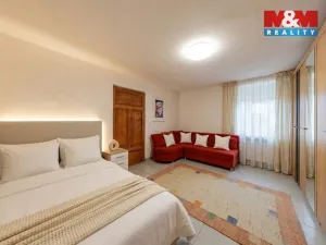 Prodej bytu 1+1, Karlovy Vary - Dvory, Chebská, 53 m2