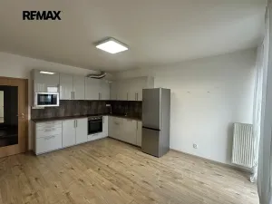 Pronájem bytu 2+kk, Kladno, Jaroslava Holečka, 53 m2