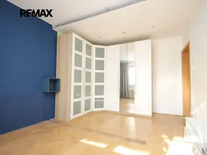 Pronájem bytu 2+1, Praha - Malešice, Troilova, 53 m2