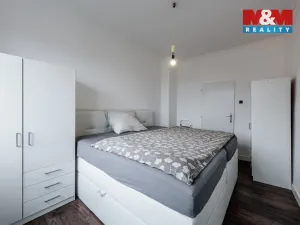 Prodej bytu 3+1, Karlovy Vary - Stará Role, Závodu míru, 73 m2